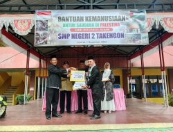 Warga SMP Negeri 2 Takengon Serahkan Sumbangan Untuk Palestina