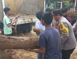 Puluhan Personel Polres Aceh Tengah Kembali Lakukan Gotong Royong di Lokasi Banjir Bandang Rusip Antara