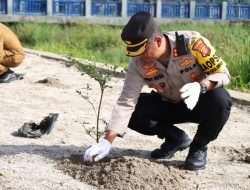 Peringati 20 Tahun Tsunami Aceh, Kapolres Aceh Tengah Hadiri Penanaman Pohon Dan Dukung Tahiroe Aceh