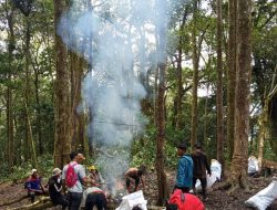 Puluhan Pemuda Nosar Aceh Tengah Lakukan Pembersihan di Burni Kelieten