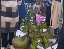 Pertamina Jual Gas Melon Rp25.000 di Simpang Tiga Redelong, Warga Antre Panjang