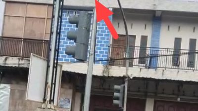 Bendera Putih Berkibar di Lampu Merah Simpang Tiga Bener Meriah
