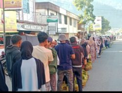 Masyarakat di 6 Kecamatan Aceh Tengah Antri Tabung Gas Bersegel Merah