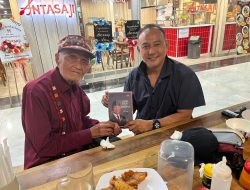 Dipo Latief Terima Buku “Surat untuk Prabowo” Karya Sastrawan L K Ara