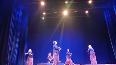 Mengetuk Pintu Teater Kecil: Akan Nonton Panji Sepuh