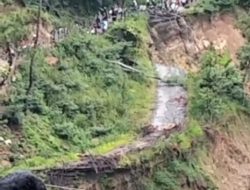 Empat Bulan Pascabanjir, Jalan ke SMA Negeri Mesidah Masih Dibiarkan Rusak