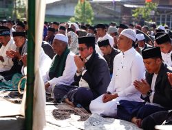 Shalat Idul Adha di Arul Kumer, Bupati Haili Yoga Ajak Masyarakat Perkuat Kebersamaan dan Cinta Al-Qur’an