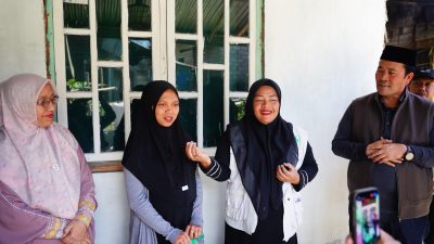 Peduli Generasi Emas Aceh Tengah, Bupati Haili Yoga Turun Langsung Salurkan Daging Kurban untuk Ibu Hamil dan Anak Stunting