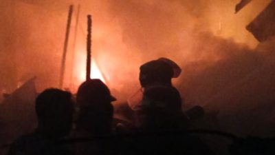 Dua Rumah Hangus Terbakar di Pinangan Kebayakan, BPBD Aceh Tengah Kerahkan Tiga Armada Damkar